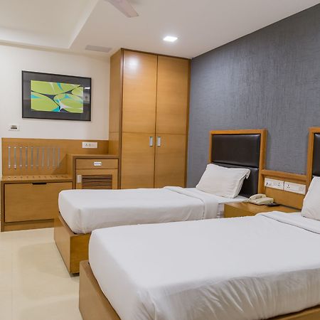 The Silver Leaf Hotel Ahmedabad Eksteriør bilde