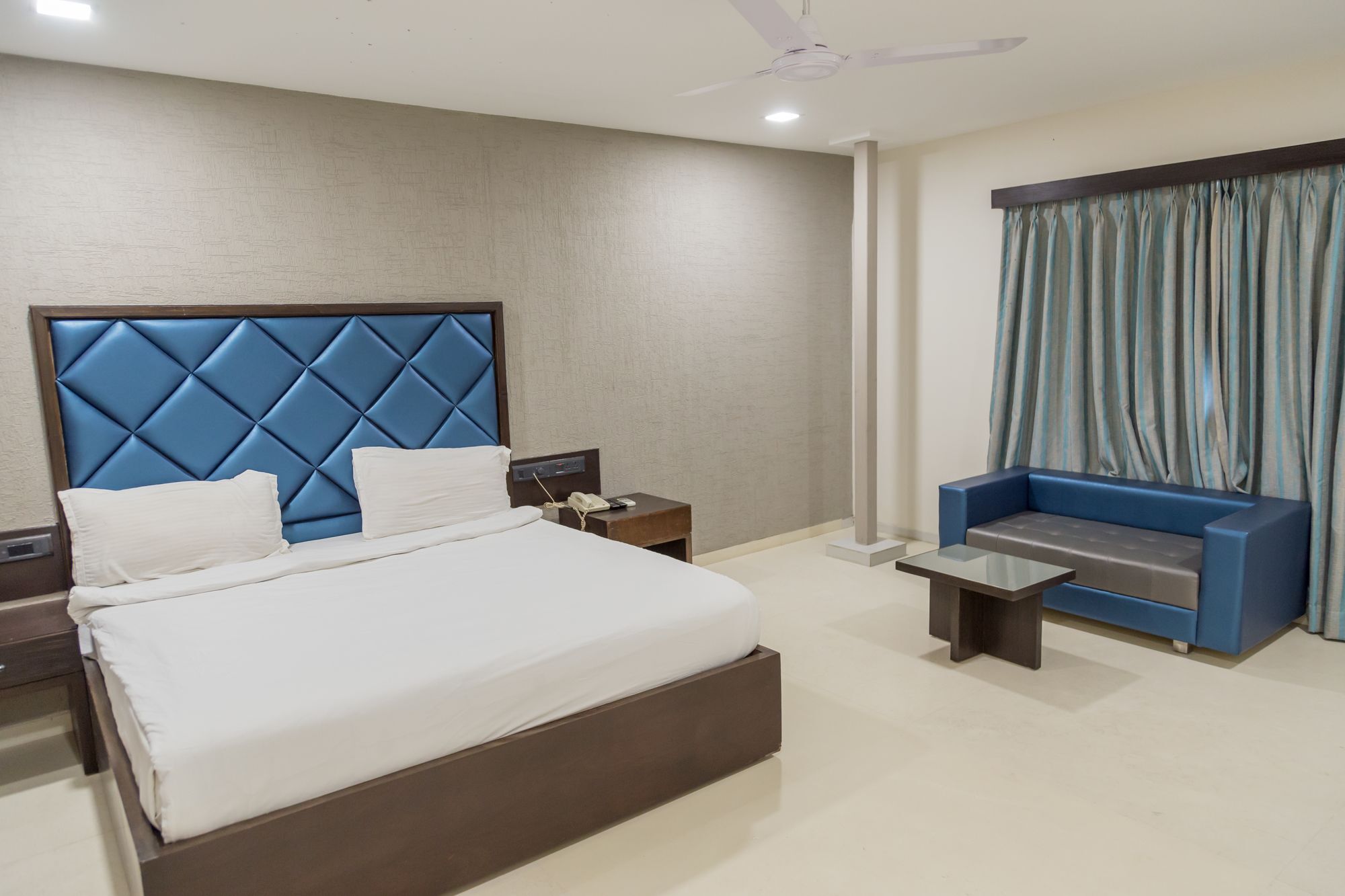 The Silver Leaf Hotel Ahmedabad Eksteriør bilde